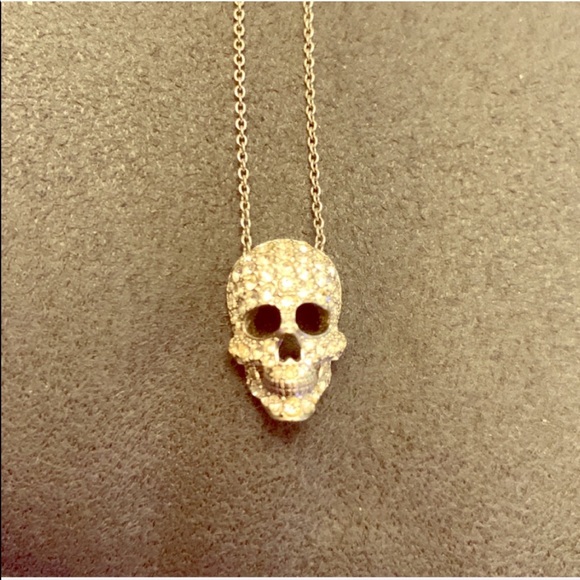 Crystal encrusted skull necklace - Picture 2 of 5
